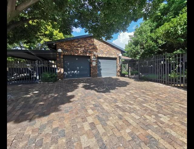 4 BEDROOM HOUSE FOR SALE IN MEYERTON EXT 6